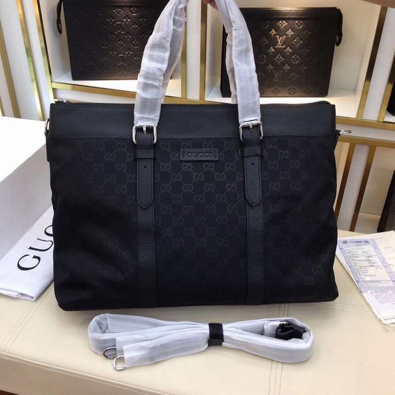 Gucci Handbags 669